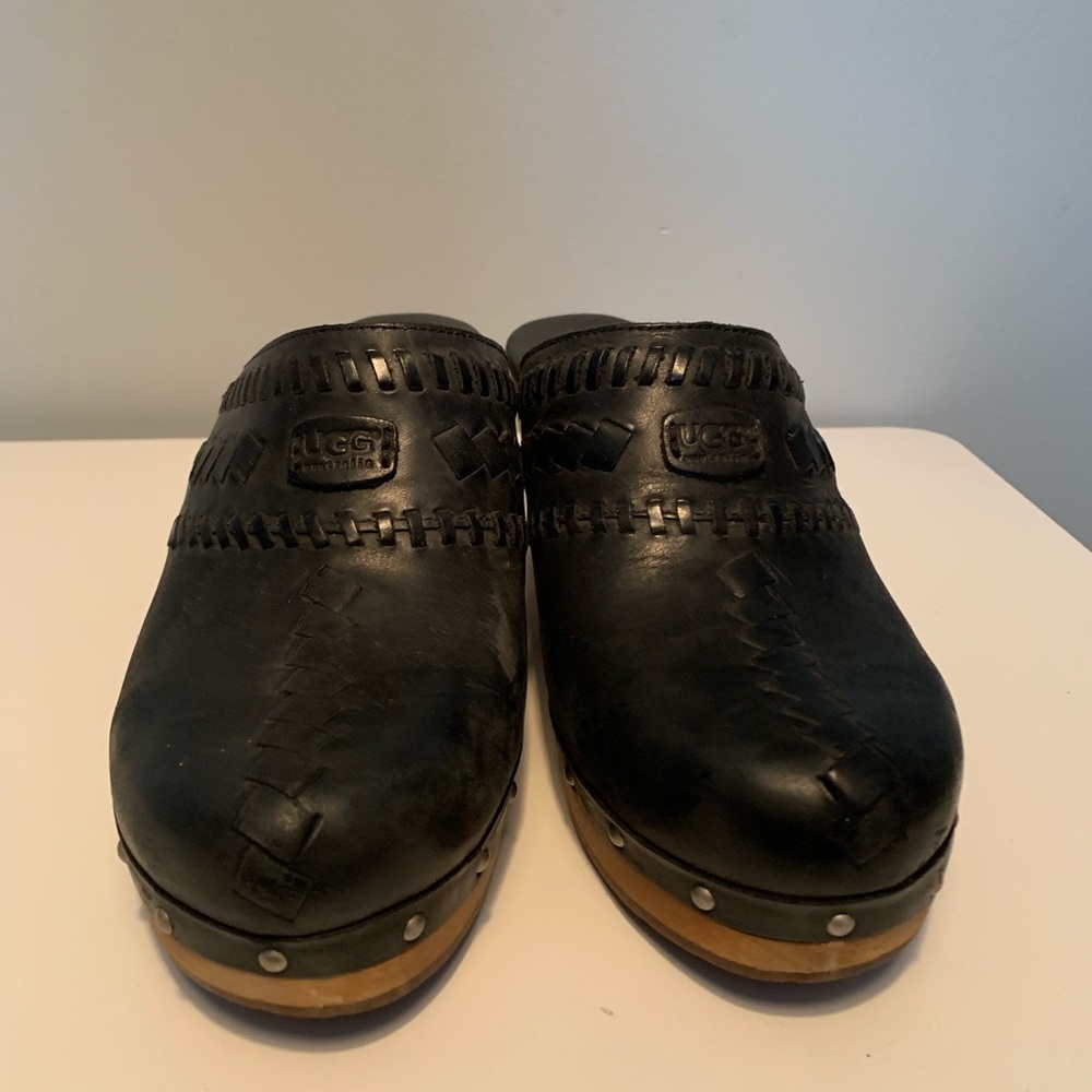 UGG- Clogs
